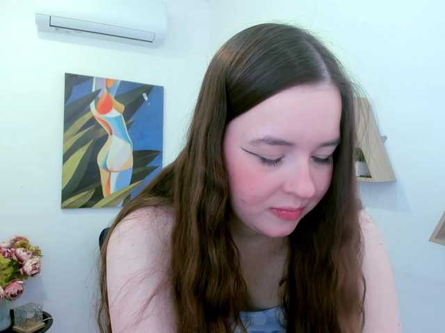 HoneyGlow's BongaCams show and profile