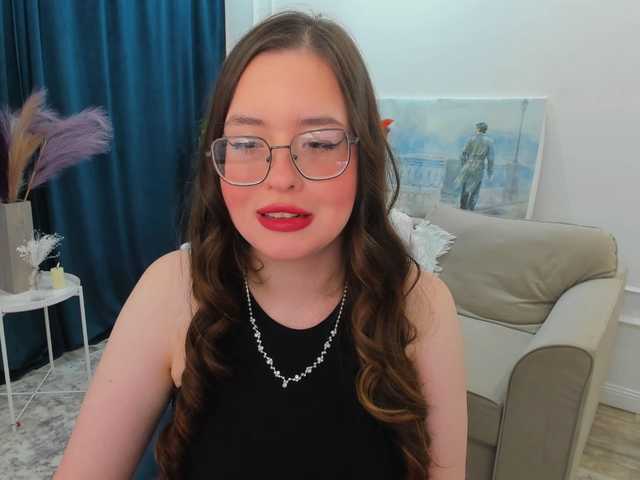 Sex chat gratuit in direct cu HoneyGlow pe BongaCams