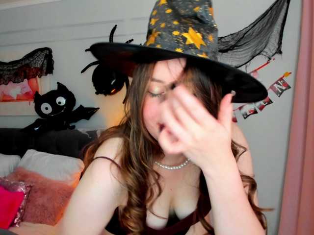 HoneyGlow live cam preview