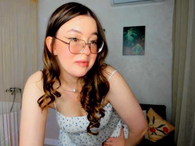HoneyGlow live cam on BongaCams