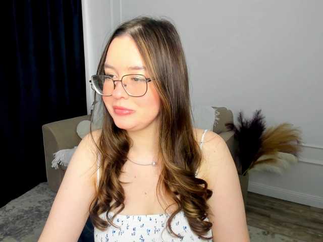 HoneyGlow live cam on BongaCams
