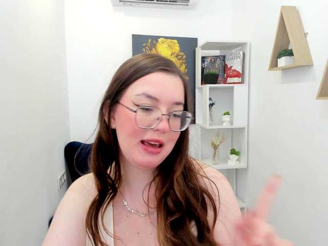 HoneyGlow live cam on BongaCams