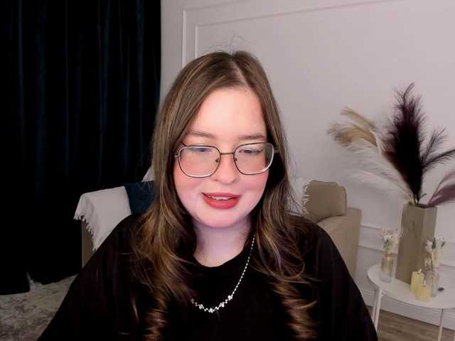 HoneyGlow live cam on BongaCams