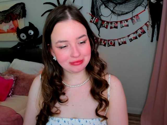 HoneyGlow live cam preview