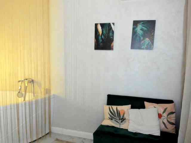 HoneyGlow webcam