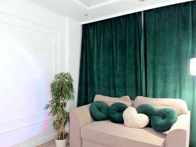 HoneyGlow webcam