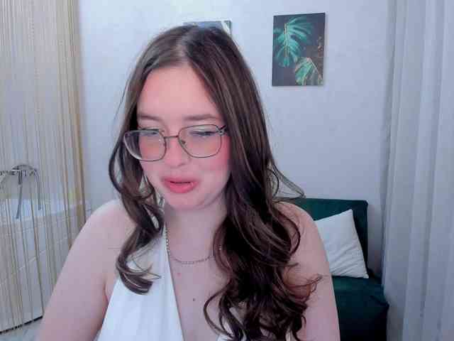 HoneyGlow webcam