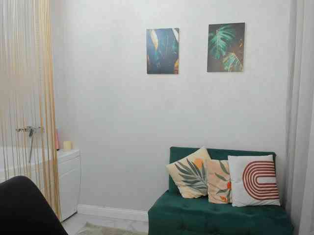 HoneyGlow webcam