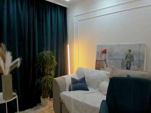 HoneyGlow webcam