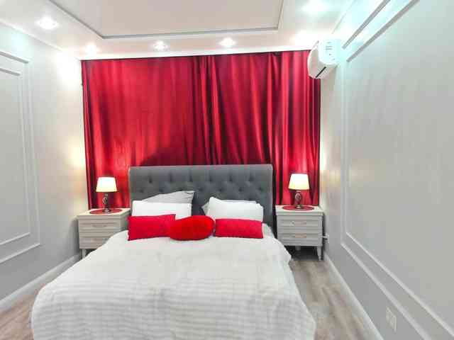 HoneyGlow webcam