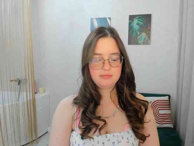 HoneyGlow webcam