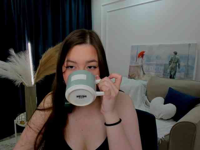 HoneyGlow webcam