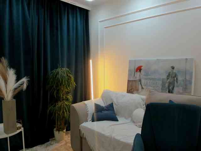 HoneyGlow webcam