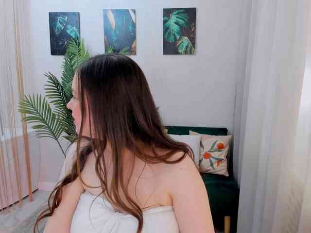 HoneyGlow webcam