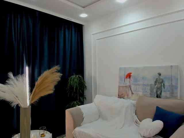 HoneyGlow webcam