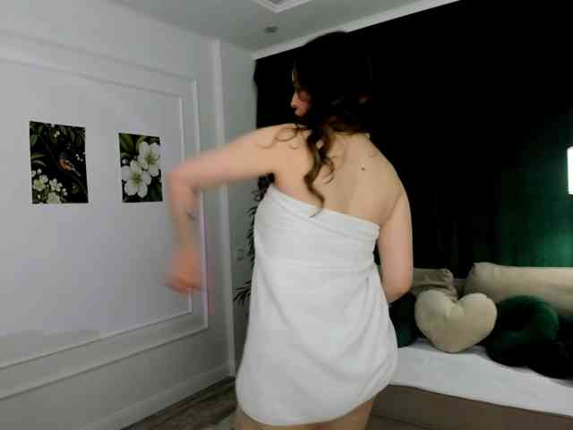 HoneyGlow webcam