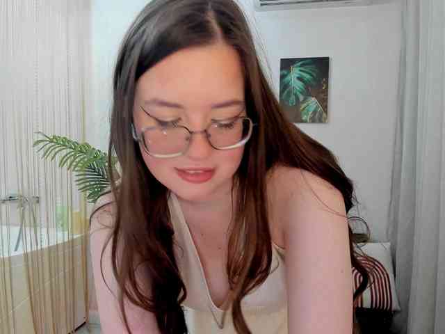 HoneyGlow webcam