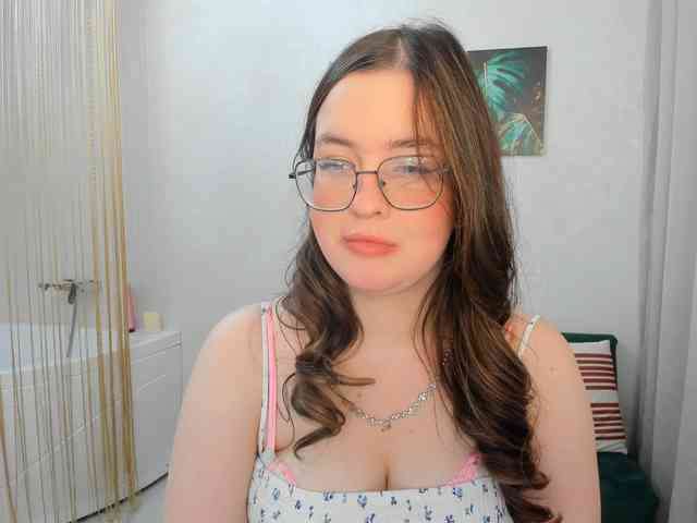 HoneyGlow webcam