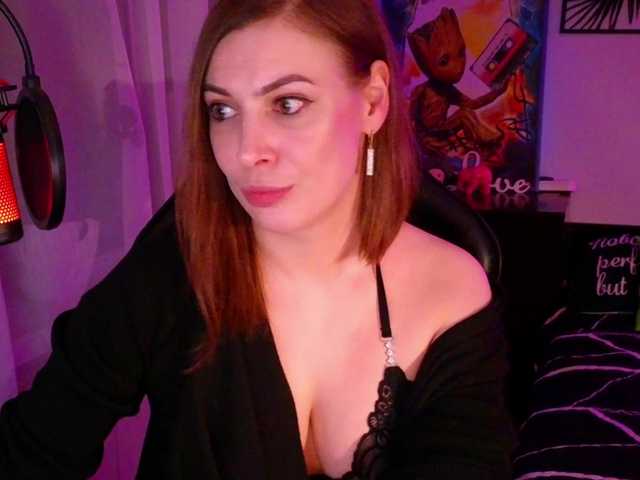 LadyLL live cam on BongaCams