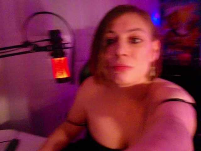 LadyLL live cam on BongaCams