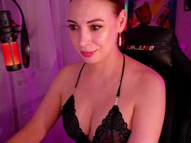 LadyLL live cam on BongaCams