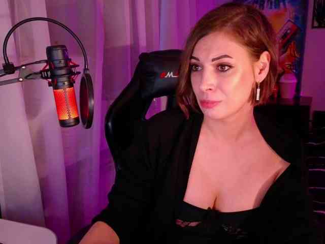 LadyLL webcam