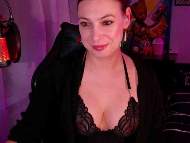 LadyLL webcam