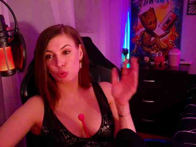LadyLL webcam