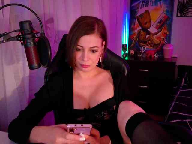 LadyLL webcam