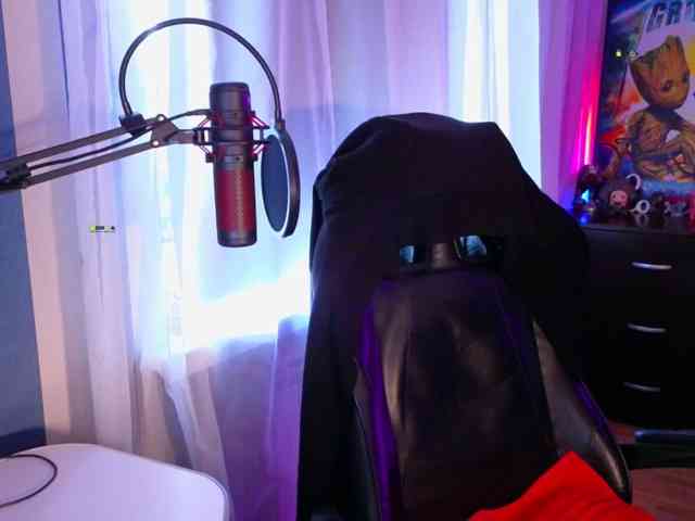 LadyLL webcam