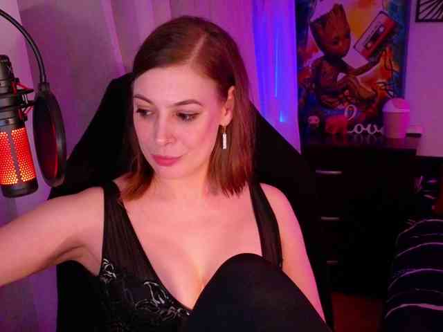 LadyLL webcam