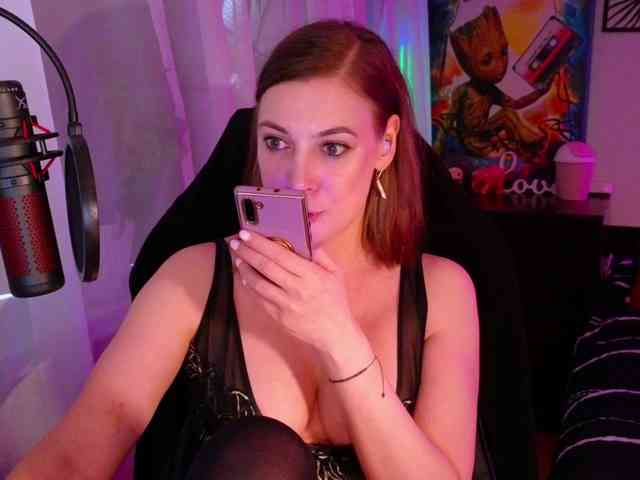 LadyLL webcam