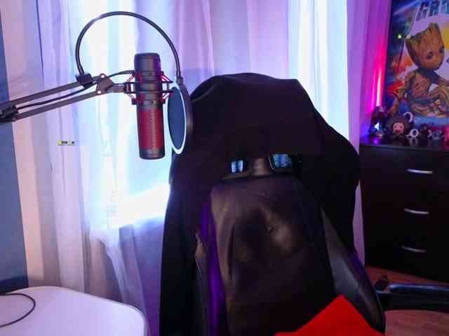 LadyLL webcam