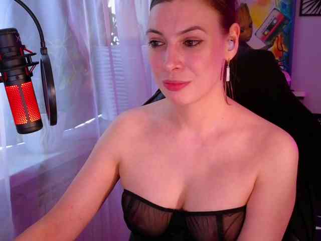 LadyLL webcam