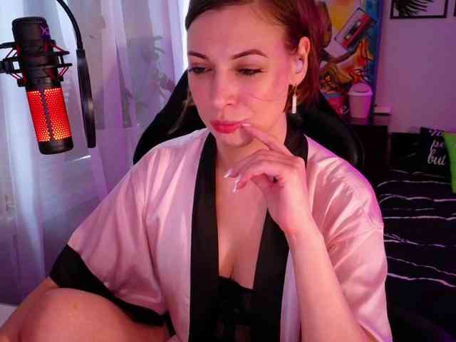 LadyLL webcam
