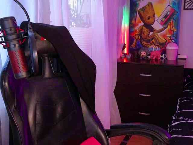 LadyLL Live Webcam on BongaCams