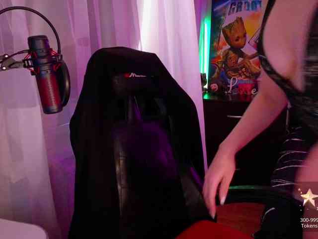 LadyLL webcam
