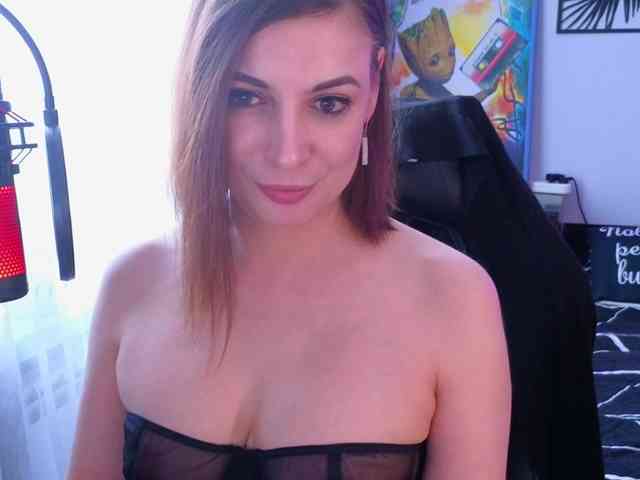 LadyLL webcam