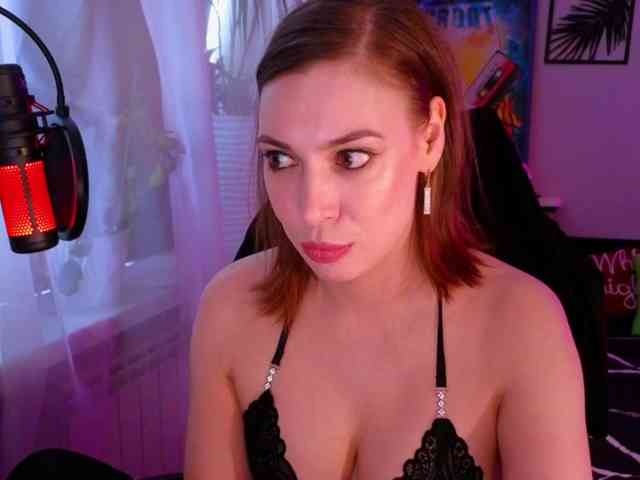 LadyLL webcam