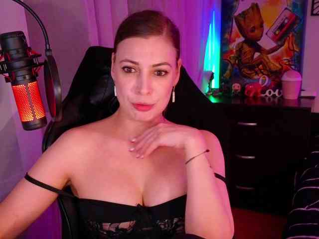 LadyLL webcam