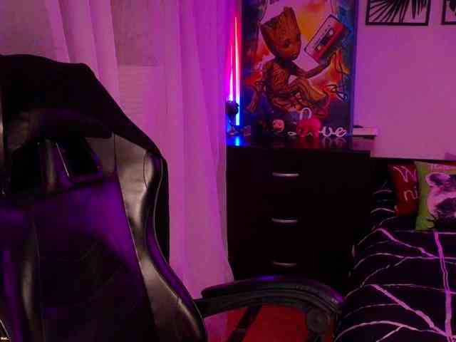 LadyLL webcam