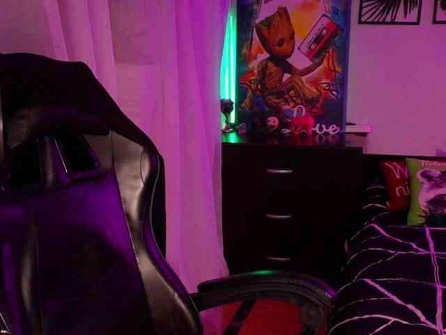 LadyLL webcam