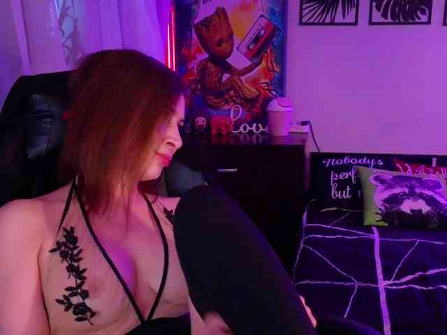 LadyLL webcam