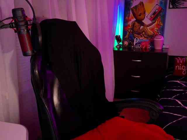 LadyLL webcam