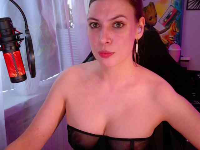 LadyLL webcam