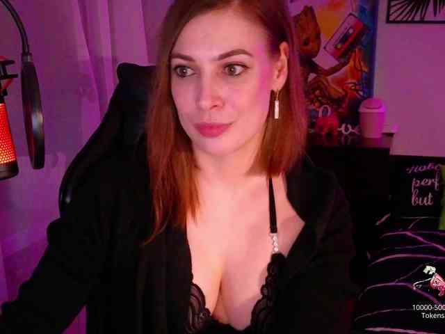 LadyLL webcam