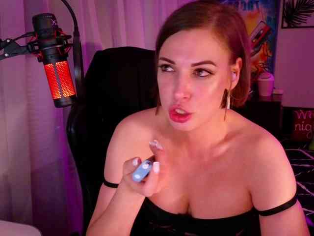 LadyLL webcam