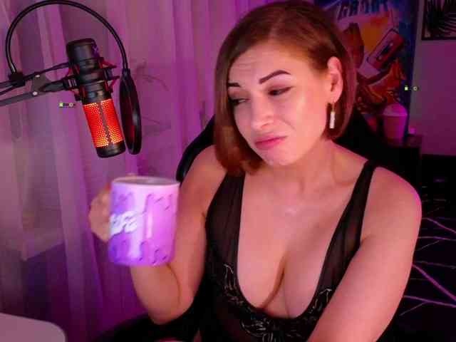 LadyLL webcam