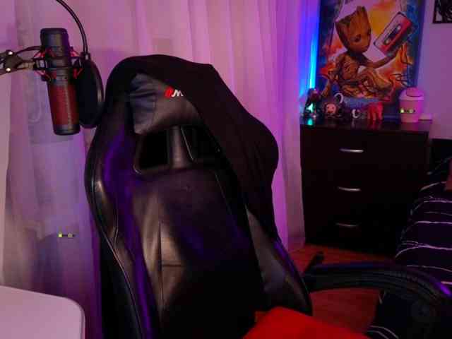 LadyLL webcam