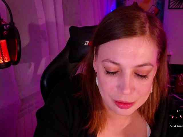 LadyLL webcam